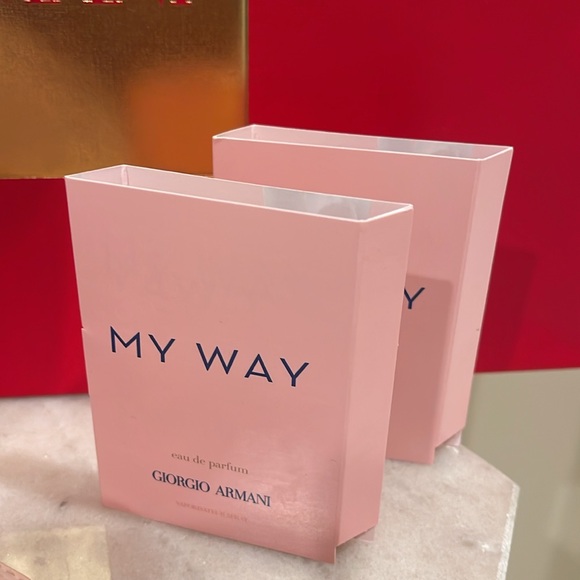 Giorgio Armani, pink zip around cosmetic bag - Picture 8 of 11